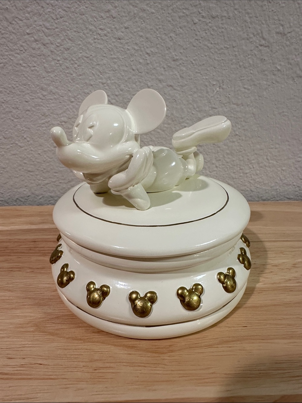 Disney Forever Yours Mickey Mouse Treasure/Trinket Box